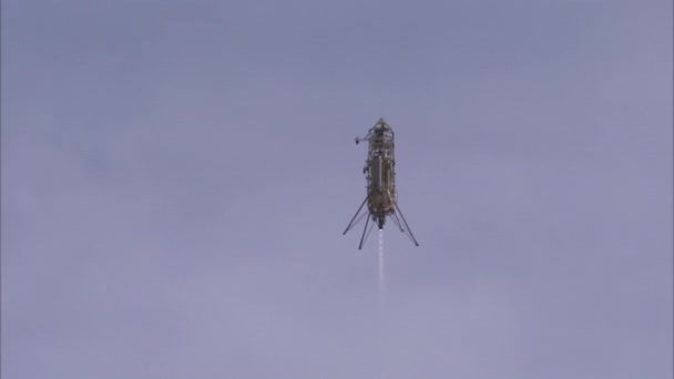 Nave espacial para aterrizar en Dryden — Vídeos de Stock