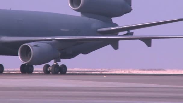 A U. S. Air Force KC-10 taxiing on the runway — Stock Video