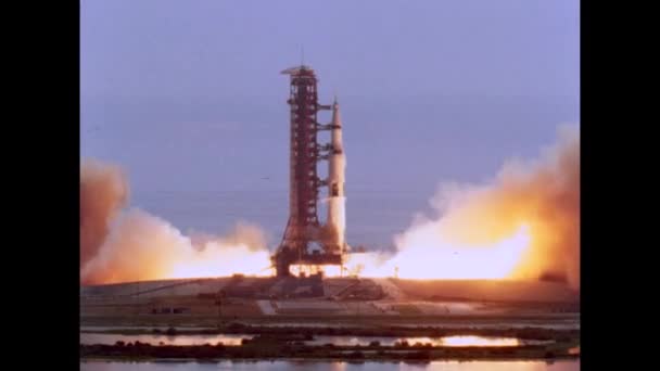 Apollo 11 lanceert vanaf Space Center — Stockvideo