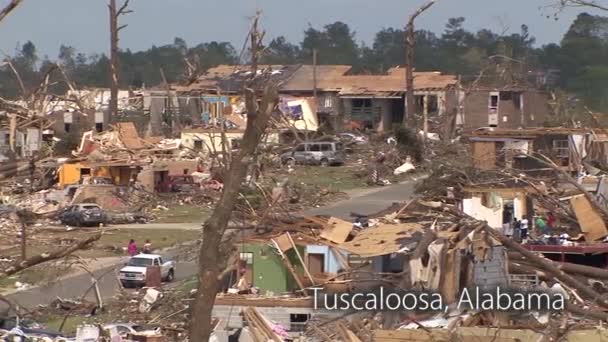 Tornados atinge Tuscaloosa — Vídeo de Stock