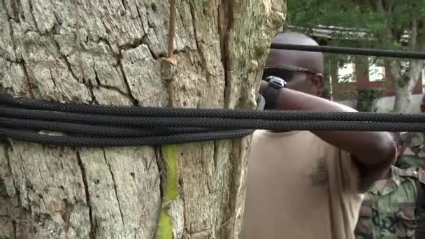 Army and National Guard troops train Jamaicans — Stock Video