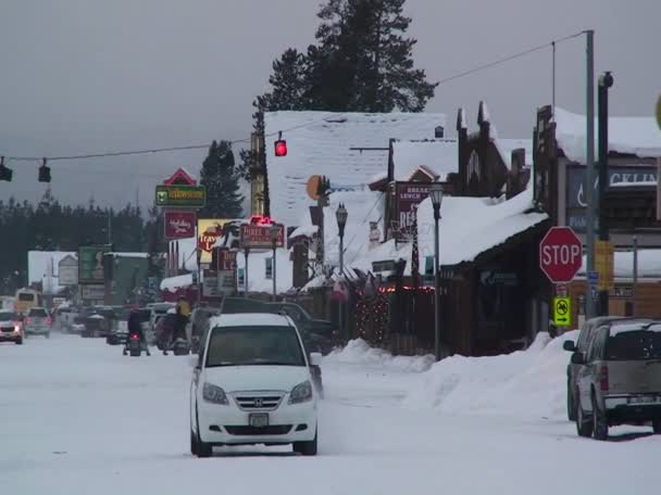 A pequena cidade de West Yellowstone — Vídeo de Stock