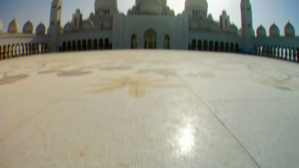 Vackra Sheikh Zayed-moskén i Abu Dhabi, Förenade Arabemiraten. — Stockvideo