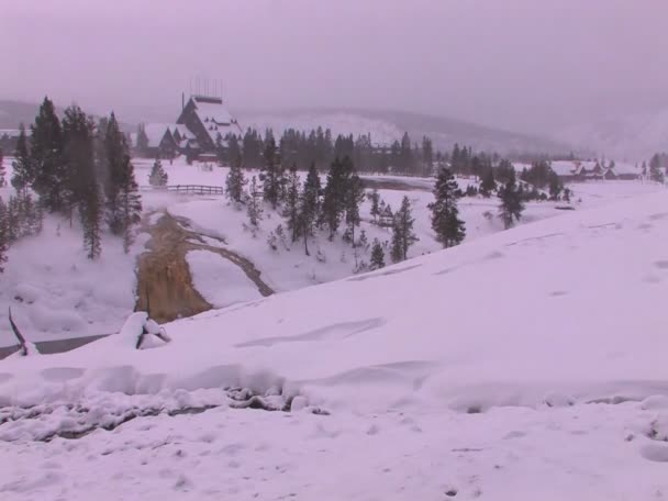 Yellowstone Lodge znajduje się w odległości — Wideo stockowe