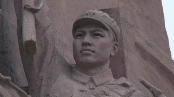 Monument of Chinese heroes in Beijing — Stock Video