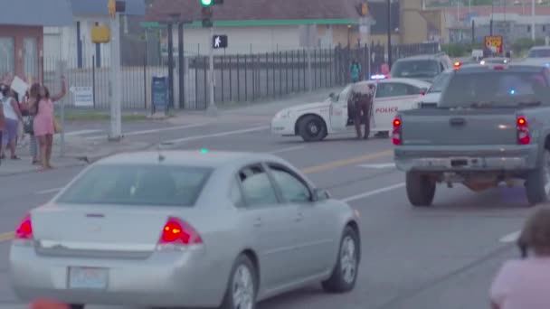 Raciale protesten op straat — Stockvideo