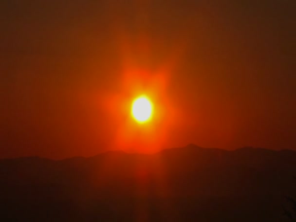 Wielo--kolorowy zachód słońca — Wideo stockowe