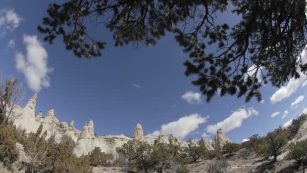 Lasso di tempo di rocce rosse e nuvole — Video Stock