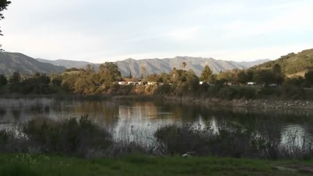 Camping en Lago Casitas Área de Recreación — Vídeos de Stock