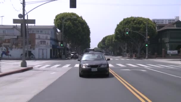 A car travels along a street — Stock Video