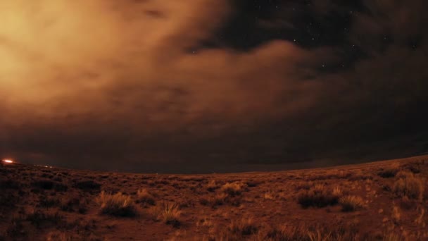 Nubes de tormenta y senderos estelares — Vídeos de Stock