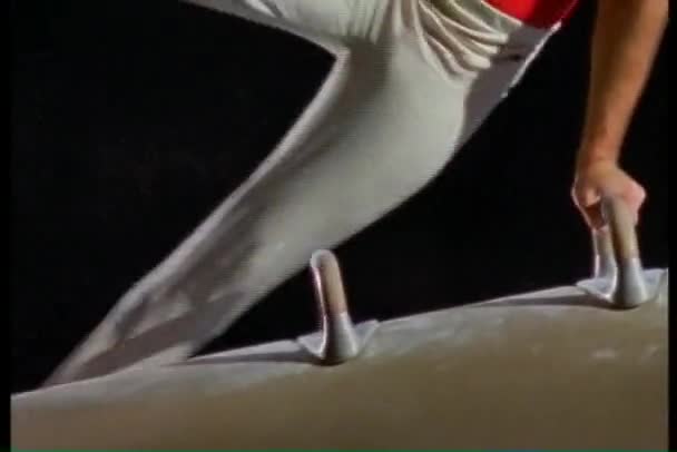 Gymnast doing gymnastic exercises — Stock Video