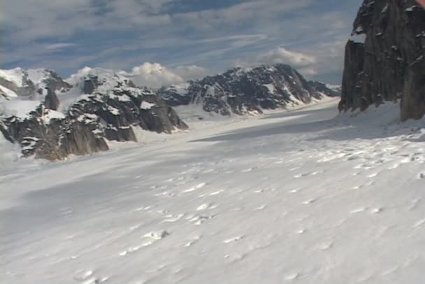 Alaskan-Gletscherfeld — Stockvideo