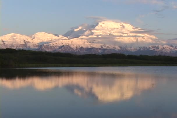 Mt. Mckinley in het Nationaal Park Denali — Stockvideo