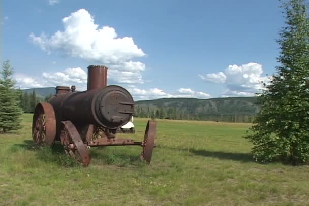 Eine stillgelegte Dampfmaschine — Stockvideo