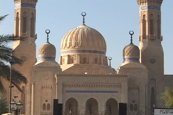 Muslimska moskén i Bagdad — Stockvideo