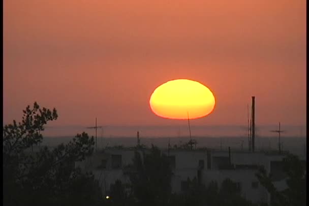 Solen på gyllene timmen — Stockvideo