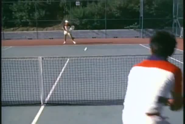 La gente gioca a tennis — Video Stock