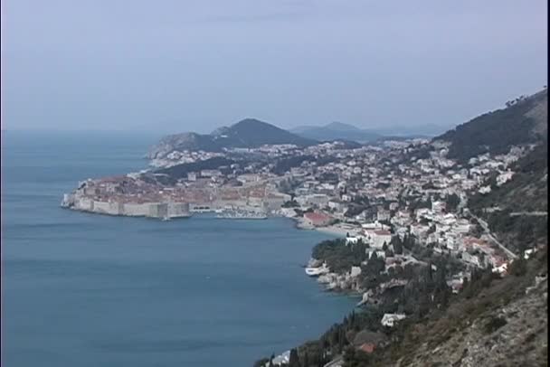 City Dubrovnik along the water — Stock Video