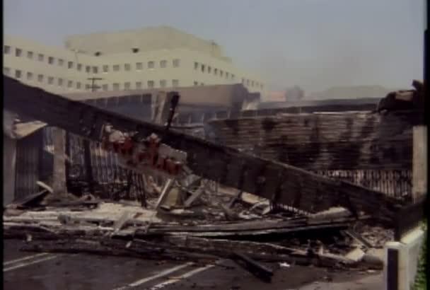 Массовые разрушения в Лос-Анджелесе — стоковое видео