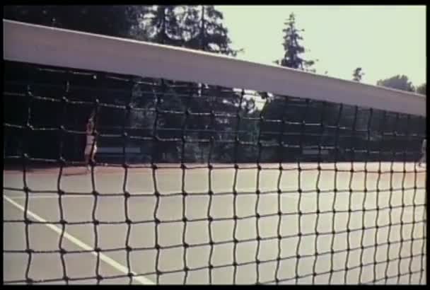 People play tennis — Stock Video