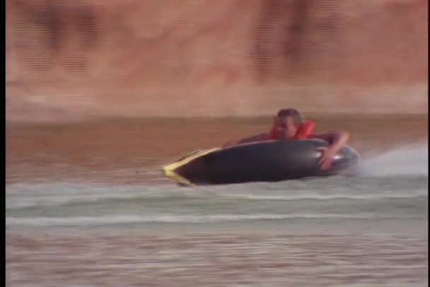 人游过水 — 图库视频影像