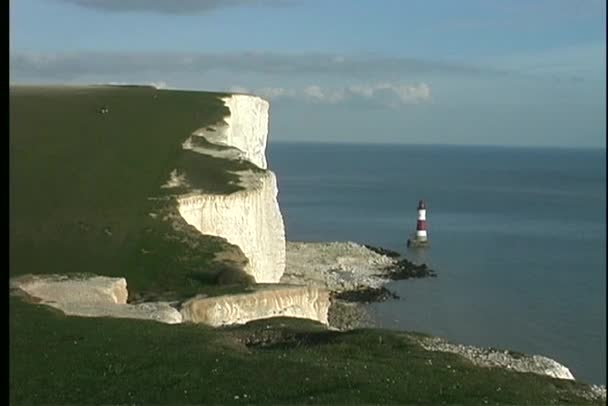 Red and white lighthouse — Stock Video