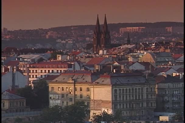 Ciemny wieże wysoki wzrost — Wideo stockowe