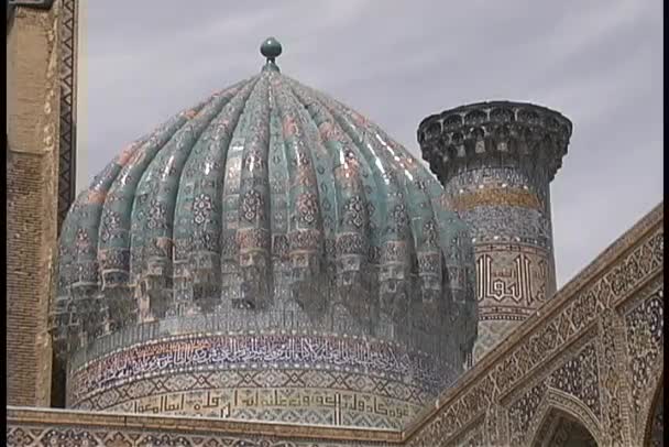 Περίτεχνο θόλο στη Σαμαρκάνδη, Ουζμπεκιστάν — Αρχείο Βίντεο