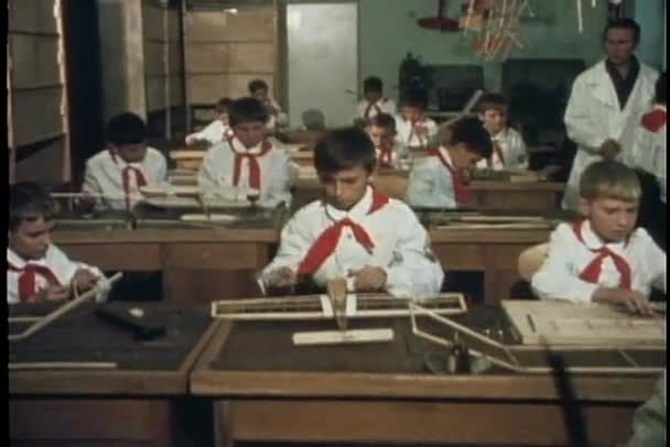 model making for boys