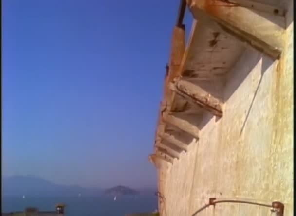 Alcatraz hapishane duvarları — Stok video