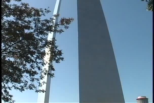 Saint Louis Gateway Arch — Stockvideo