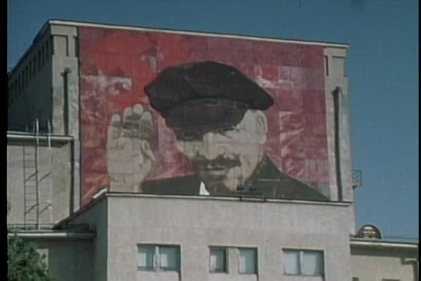 Poster raksasa Lenin — Stok Video