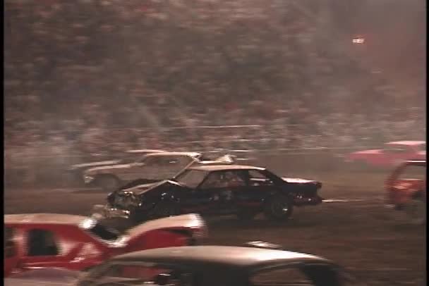 Demolition cars drive across the arena — Stock Video