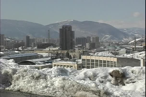Cidade coberta de neve de Sarajevo — Vídeo de Stock