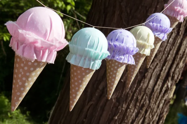 Decorative garland ice cream — Stock Photo, Image