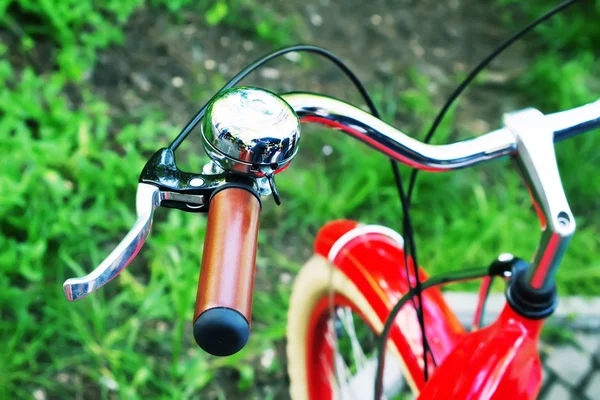 Roda de bicicleta com sino — Fotografia de Stock