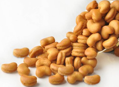 Kaju bisküvisi kaju şeklinde, Namkeen çocukluğunda popülerdi..