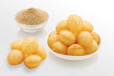 Geleneksel Hint yemekleri Pani puri veya Golgappe, Sev Puri, Chat, bhel puri, Panipuri, Golgappa, Hindistan 'da yetişen bir sokak yiyeceğidir. - Görüntü