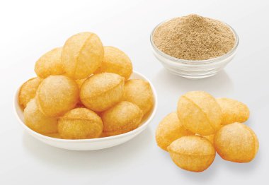 Geleneksel Hint yemekleri Pani puri veya Golgappe, Sev Puri, Chat, bhel puri, Panipuri, Golgappa, Hindistan 'da yetişen bir sokak yiyeceğidir. - Görüntü