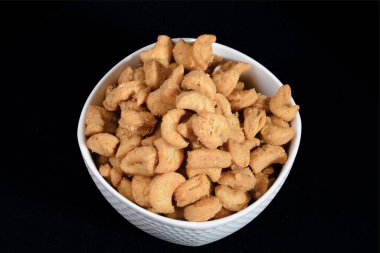 Kaju bisküvisi kaju şeklinde, Namkeen çocukluğunda popülerdi..