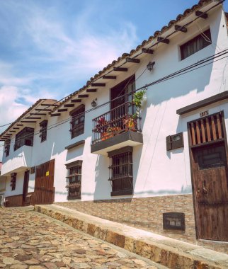 Cali, Valle del Cauca, Kolombiya 'nın mimari ve caddelerinin resmi.