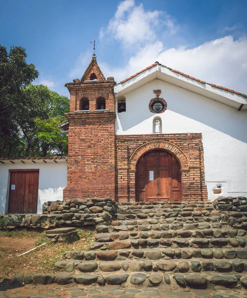 Cali, Valle del Cauca, Kolombiya 'nın mimari ve caddelerinin resmi.