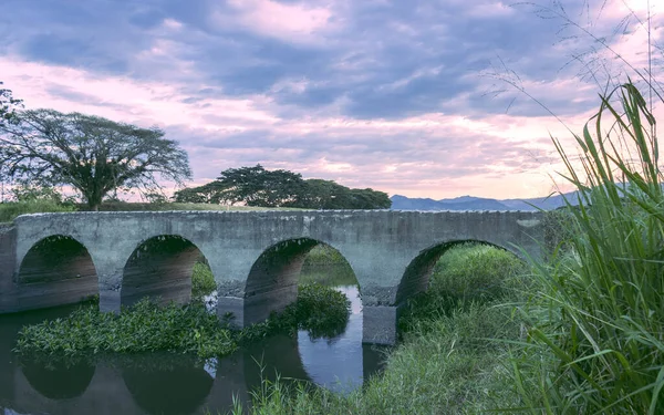 Fotografa Puente Sobre Canal Agua Valle Del Cauca Colômbia — Fotografia de Stock