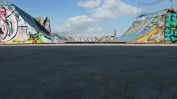 Lisbon Portugal Februari 2021 Taman Skate Lisbon Anak Anak Menggunakan — Stok Video