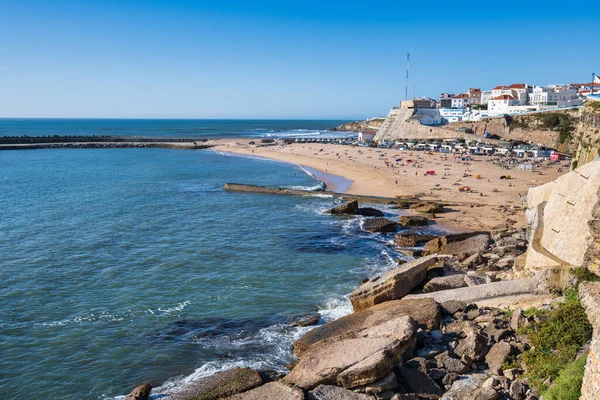 Vista Sulla Spiaggia Pescadores Nel Villaggio Ericeira Portogallo — Foto Stock