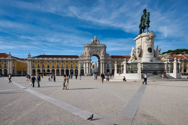 Lizbon, Portekiz. 27 Eylül 2021. Lizbon şehir merkezi manzarası 