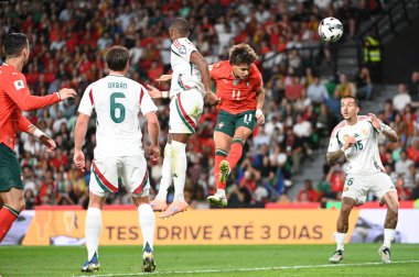 Lizbon, Portekiz. 14 Ekim 2025. Portekiz 'den Joao Felix, Portekiz' deki FIFA Dünya Kupası 2026 elemelerinde Macaristan 'a karşı Lizbon' daki Estadio Jose Alvalade 'de top sürerken öne geçti.. 