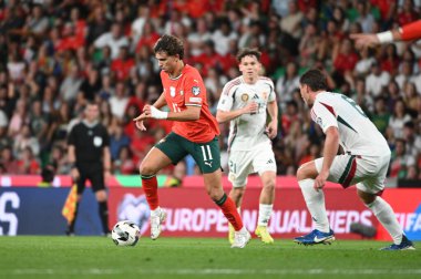 Lizbon, Portekiz. 14 Ekim 2025. Portekiz 'den Joao Felix, Portekiz' de oynanan FIFA Dünya Kupası 2026 elemeleri için Macaristan 'a karşı Lizbon' daki Estadio Jose Alvalade 'de mücadele ediyor.. 
