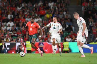 Lizbon, Portekiz. 14 Ekim 2025. Portekiz 'in Portekiz' deki savunucusu Nuno Tavares, 2026 FIFA Dünya Kupası elemeleri için Lizbon 'daki Estadio Jose Alvalade' de Macaristan 'a karşı mücadele ediyor..